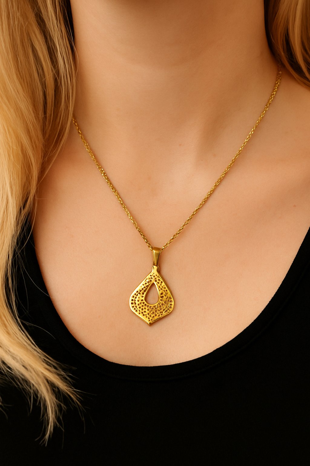 Collar Lágrima Dorada