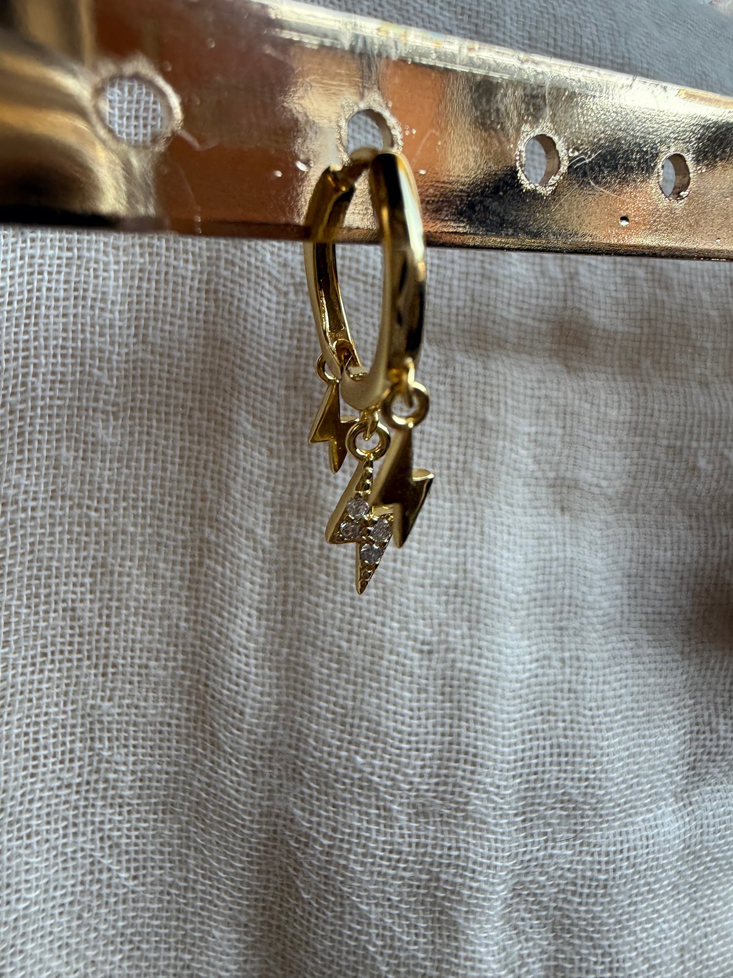 Pendientes Rayo Dorado