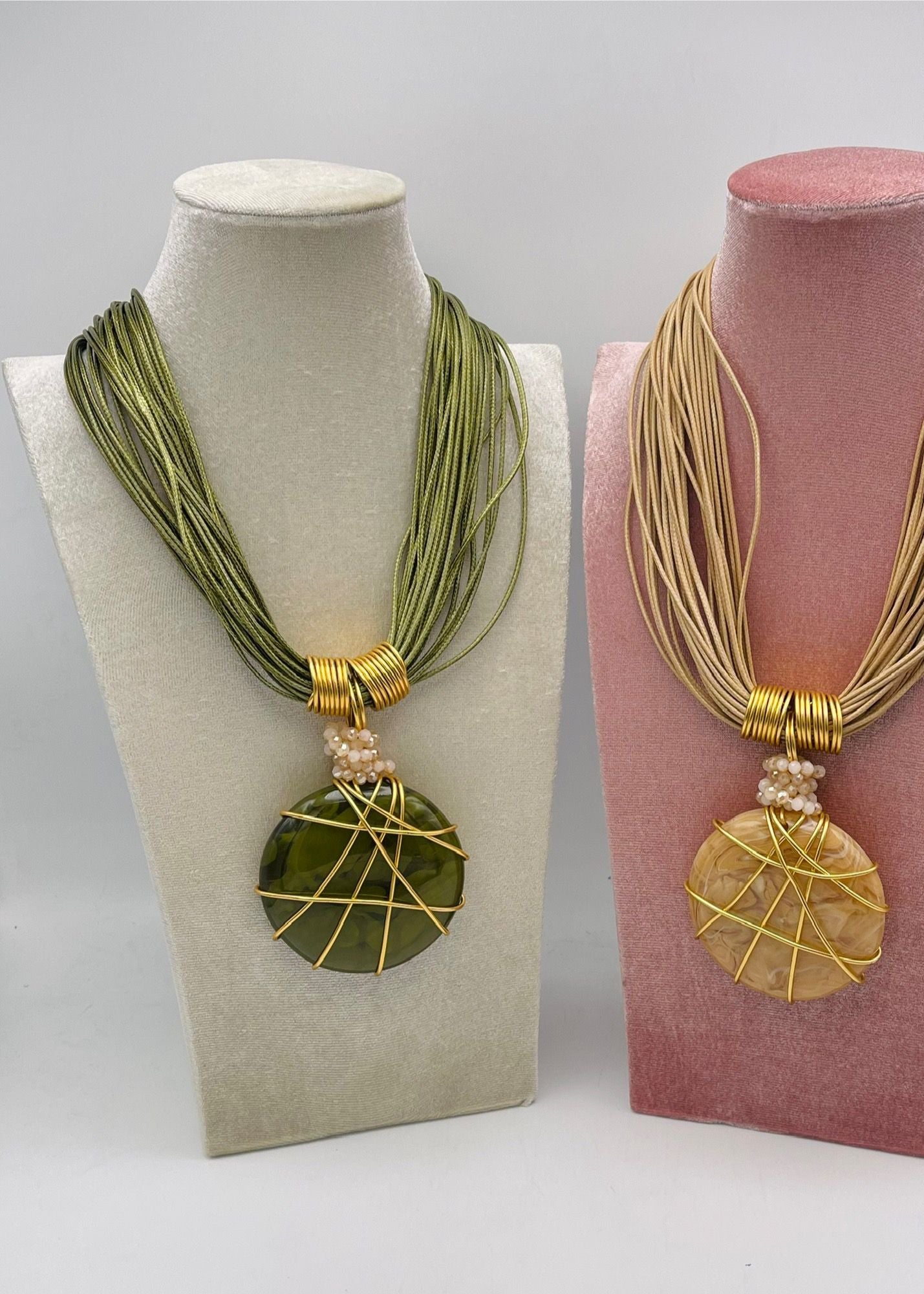 Collar  Nudo Solar - Verde Oliva