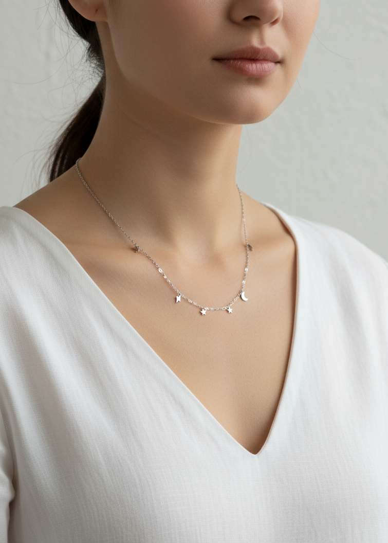 Collar Cielo Místico en modelo profesional