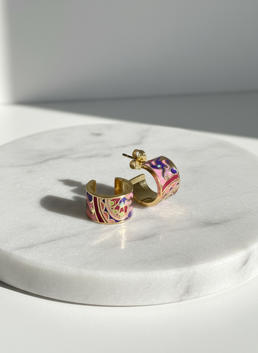 Pendientes Color Flow Rosas sobre pedestal de mármol