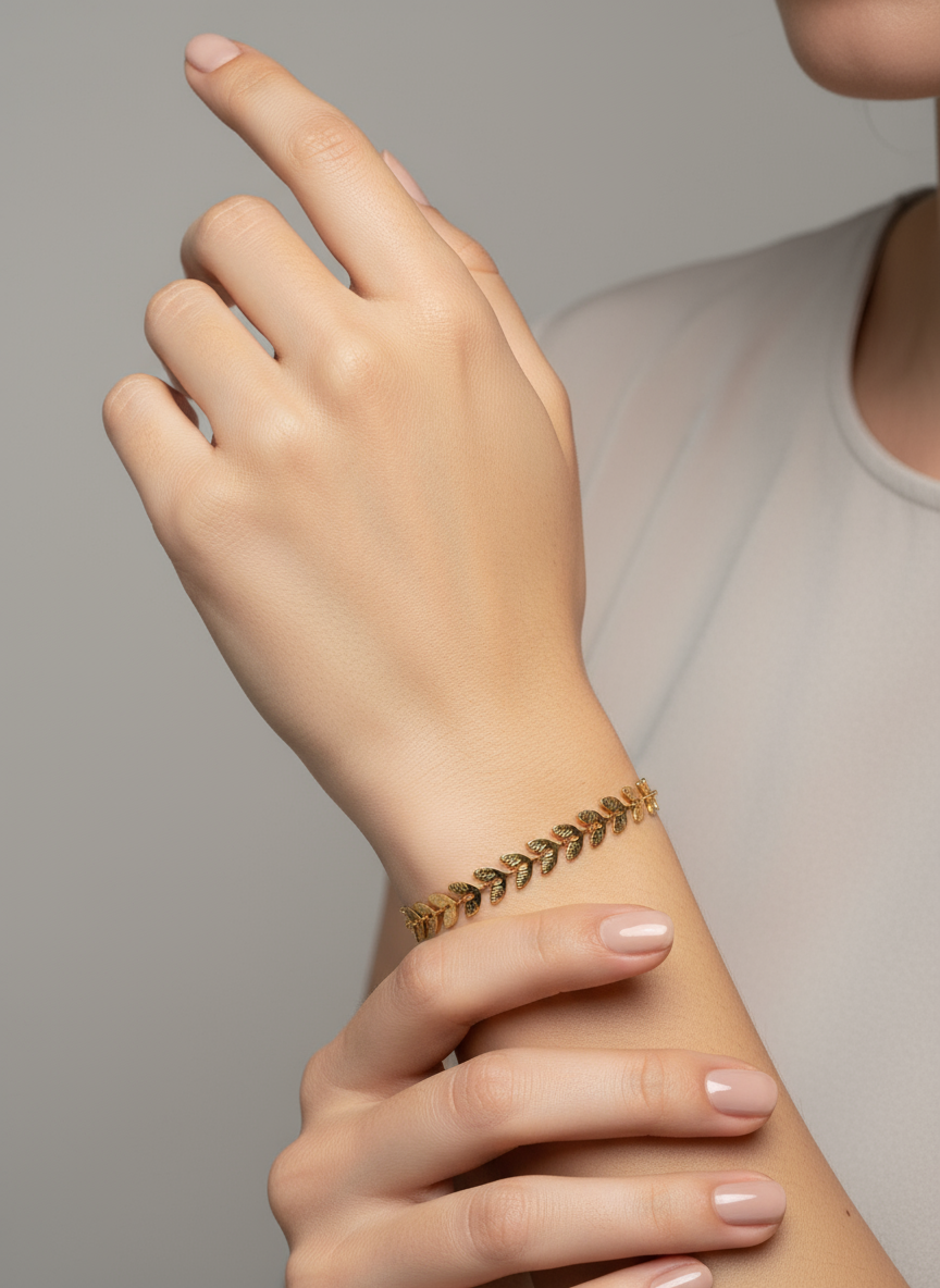 Pulsera Hoja Caduca en modelo profesional